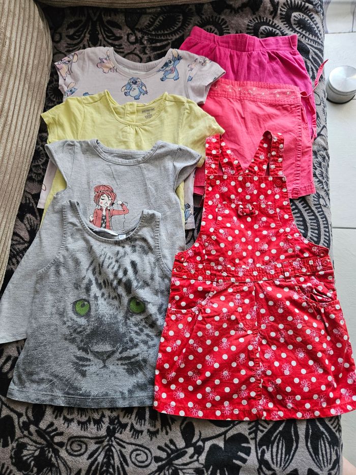 Short et tee shirt taille 24 mois