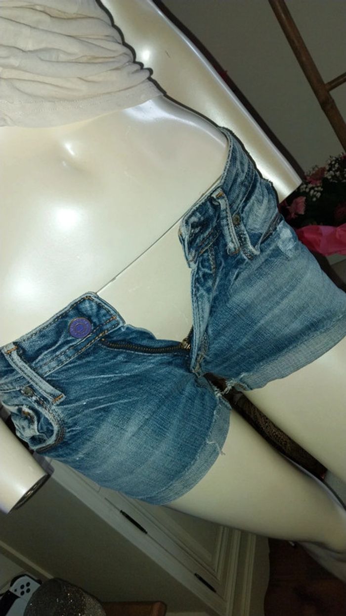 Short en jean by Le Temps des Cerises très bon état Taille 25 - photo numéro 5