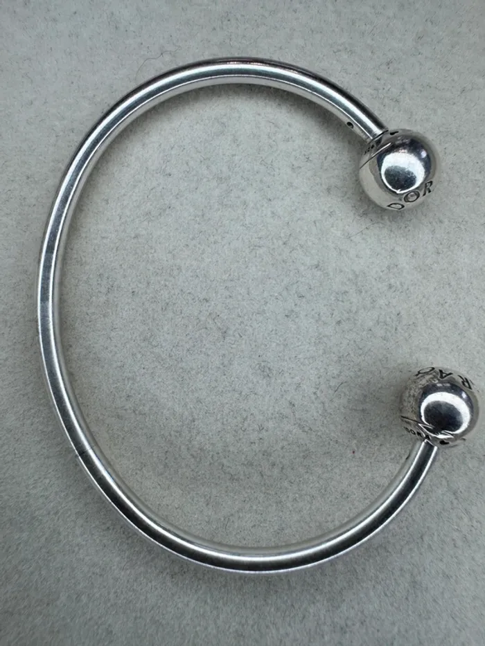 Bracelet Jonc ouvert Pandora Authentique en Argent lisse Taille 1
