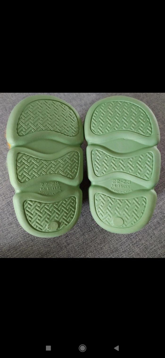 Chaussons fourrés taille 22/23 - photo numéro 8