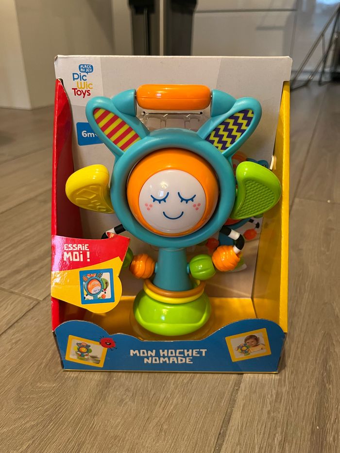 Mon hochet nomade / 6mois