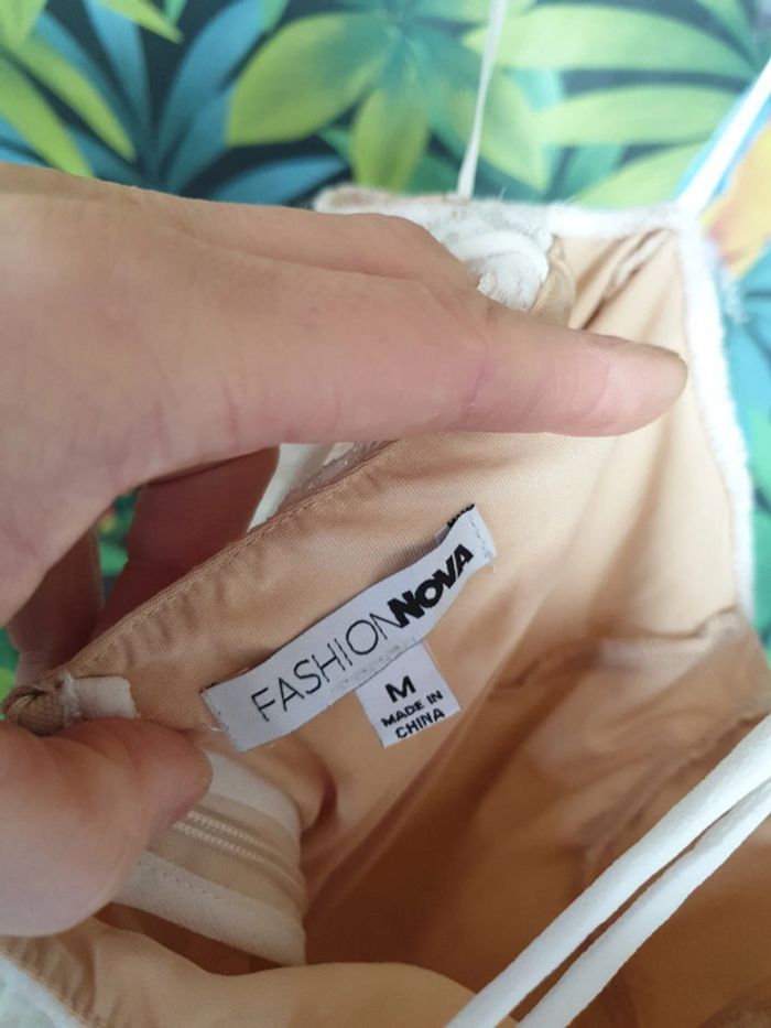 Robe bustier dentelles sexy - photo numéro 4