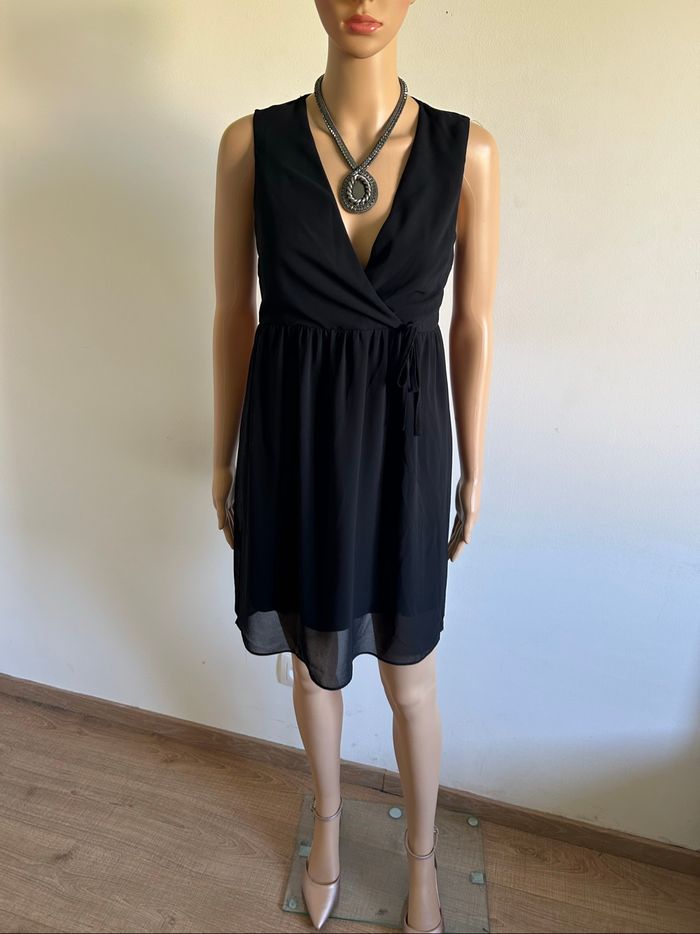 Robe noire sans manches Naf Naf taille 34 excellent état - photo numéro 3