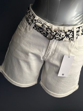 Short blanc