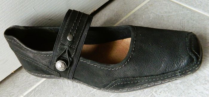 Chaussures T 40 en cuir "Marco Tozzi" neuves - photo numéro 2