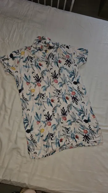 Vêtements de nuit t.36 (s)