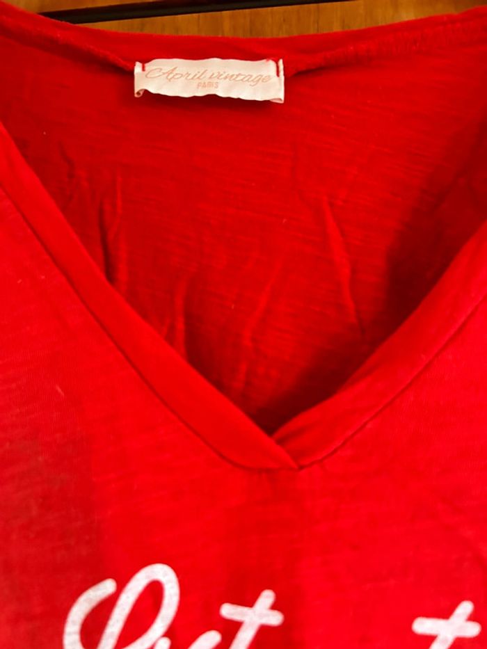 T-shirt manches longues rouge col v April Vintage - photo numéro 3
