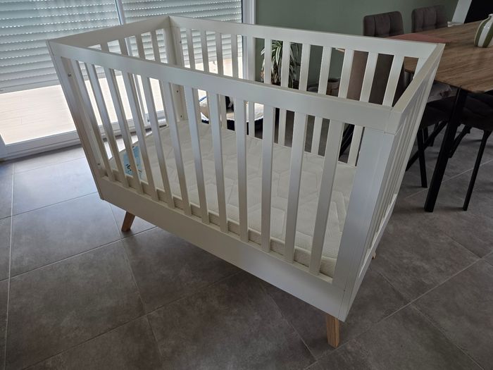 Lit bébé VOX + matelas BULTEX - photo numéro 2