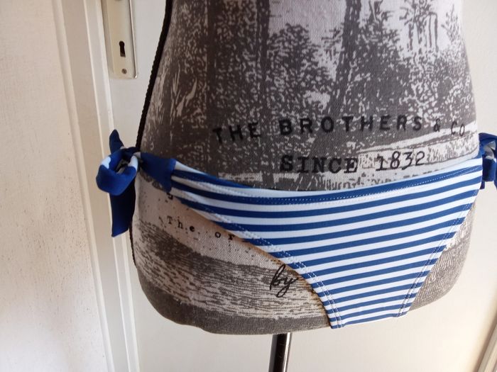 maillots de bain 2 pièces femme, marine, bleu, blanc, taille S ou 36,38 - photo numéro 4