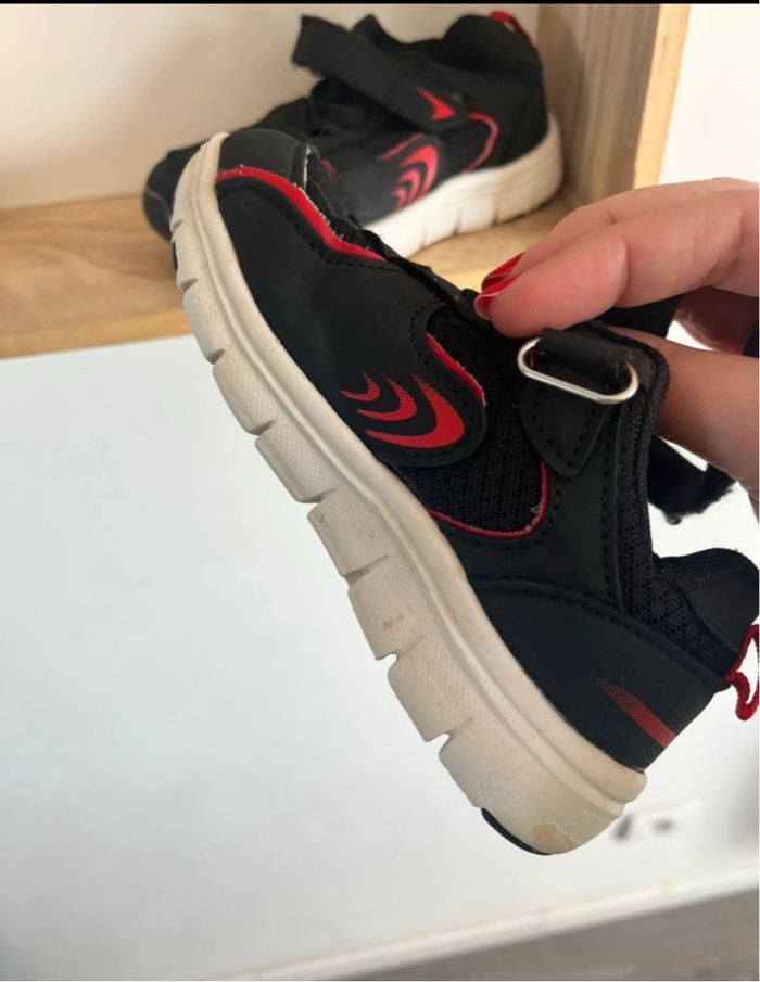 Baskets tex bon état taille 26 - photo numéro 5