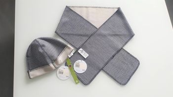 23 € Bonnet rayé 6/8 ans Petit Bateau + Echarpe à rayures bleu 2 à 10 ans Petit Bateau