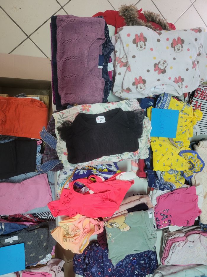 Lot vêtements fille de 3 mois à 4 ans - photo numéro 8