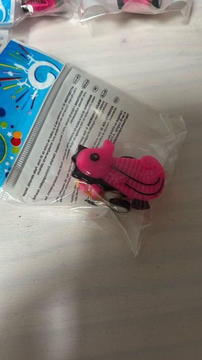 Lot gadgets anniversaires - photo numéro 2