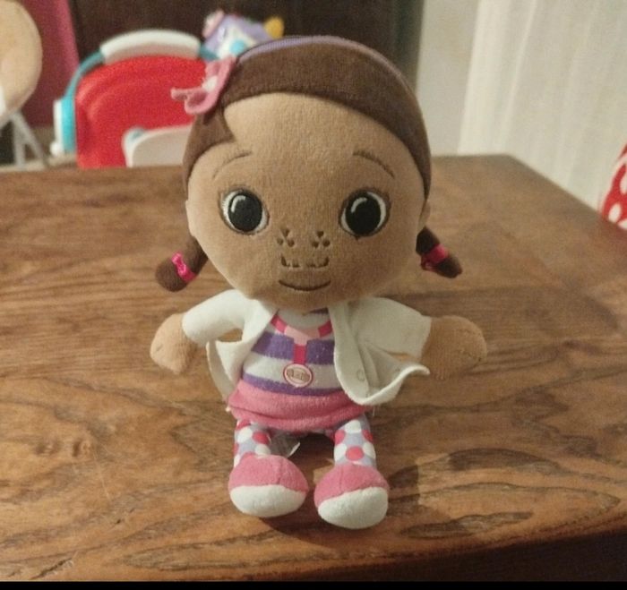 Peluche docteur la peluche