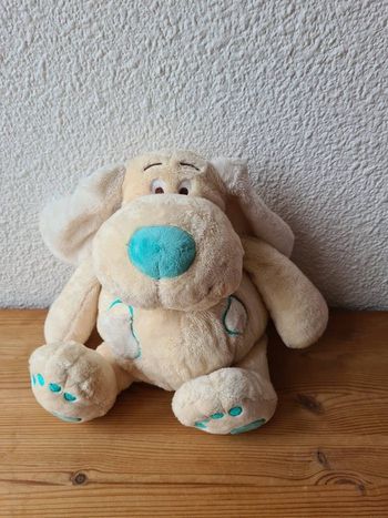 peluche chien beige