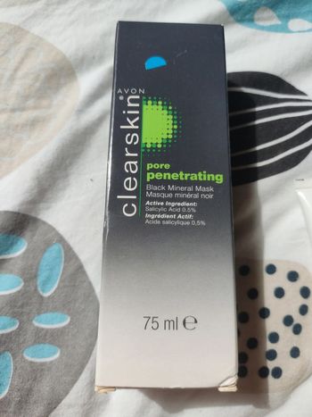 Masque minéral noir avon