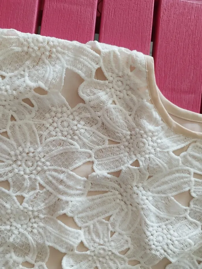 Blouse courte sans manches broderie fleurs nafnaf - photo numéro 5