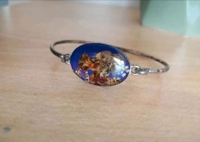 Bracelet avec fleurs séchées