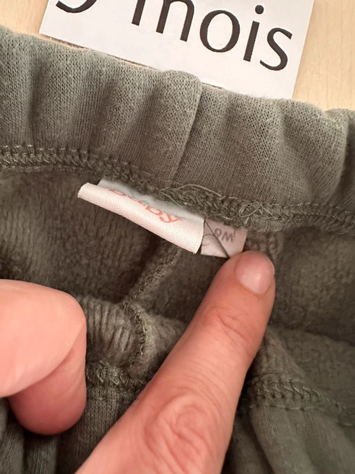 Pantalon Disney  9 mois - photo numéro 5