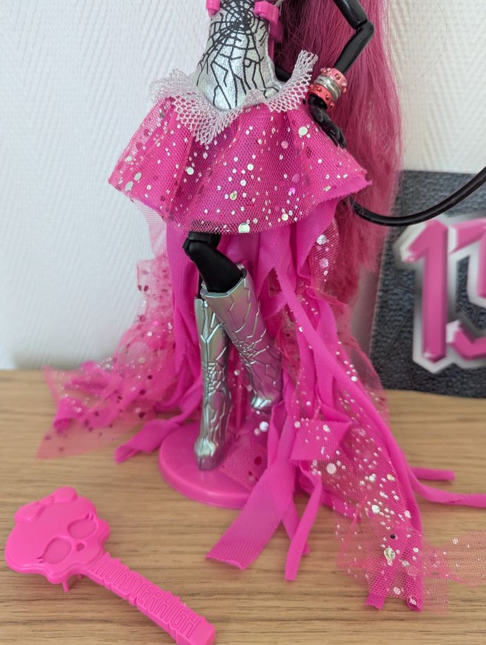 Poupée Monster high catty ghoul's night complète - photo numéro 3