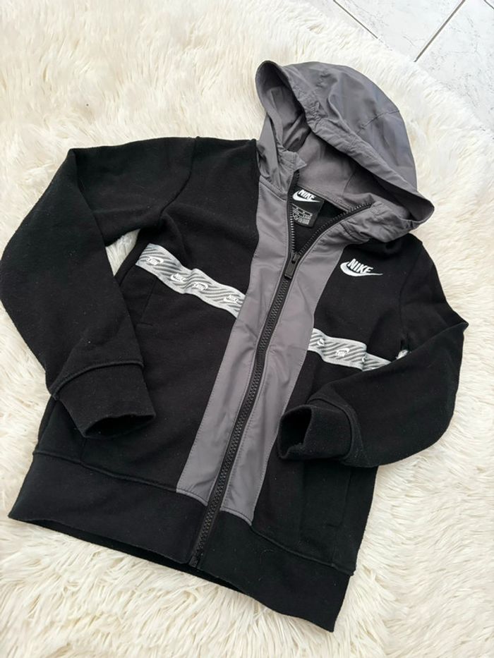 Gilet à capuche