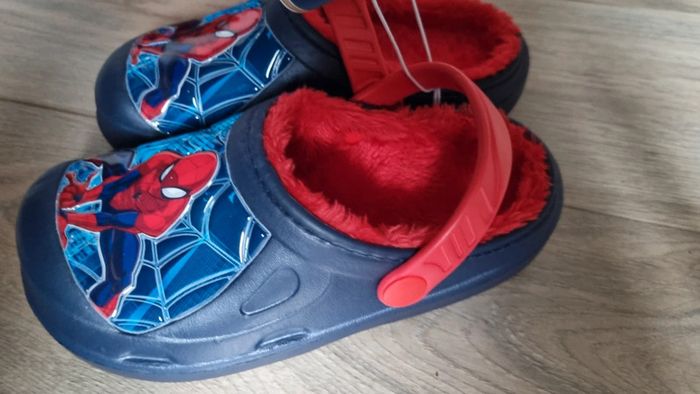 Sabot sandales spiderman neuf 28 fourrure intérieur