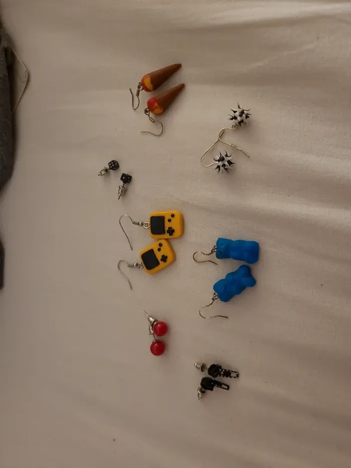Lot de 7 paires de boucles d'oreilles rigolotes