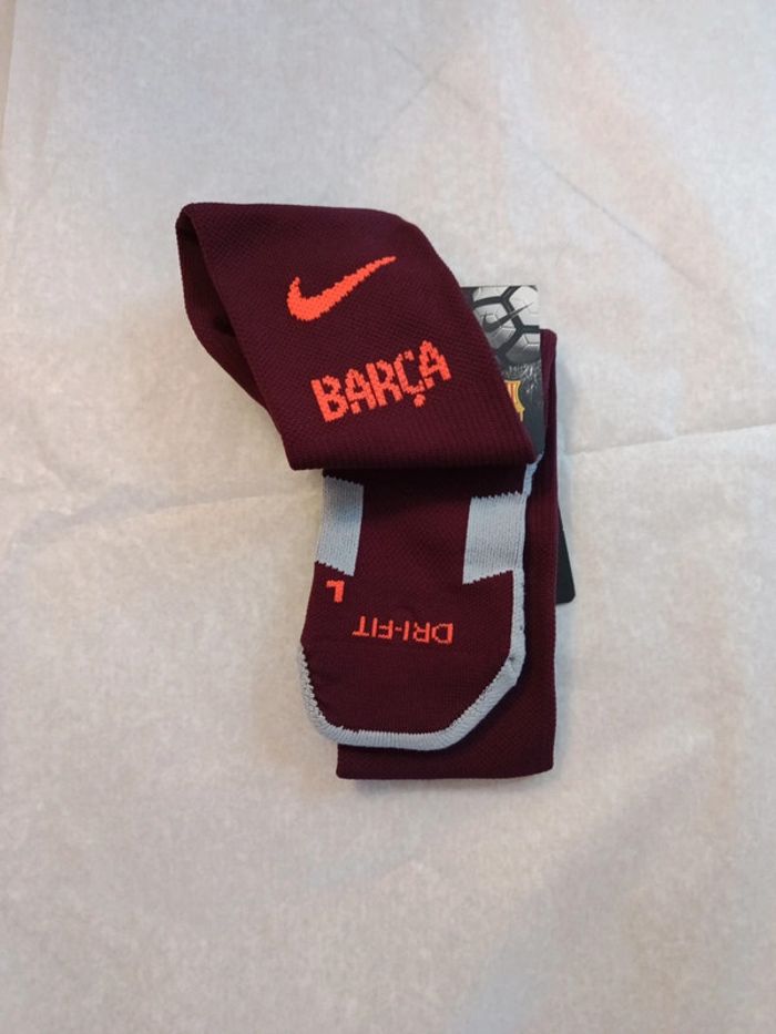 Chaussettes de foot Nike équipe FC Barcelone taille 34/38 authentique neuf - photo numéro 3
