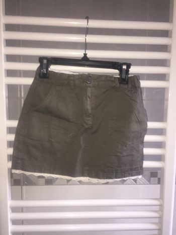 Jupe kaki Eldys 8 ans neuve à 5 euros