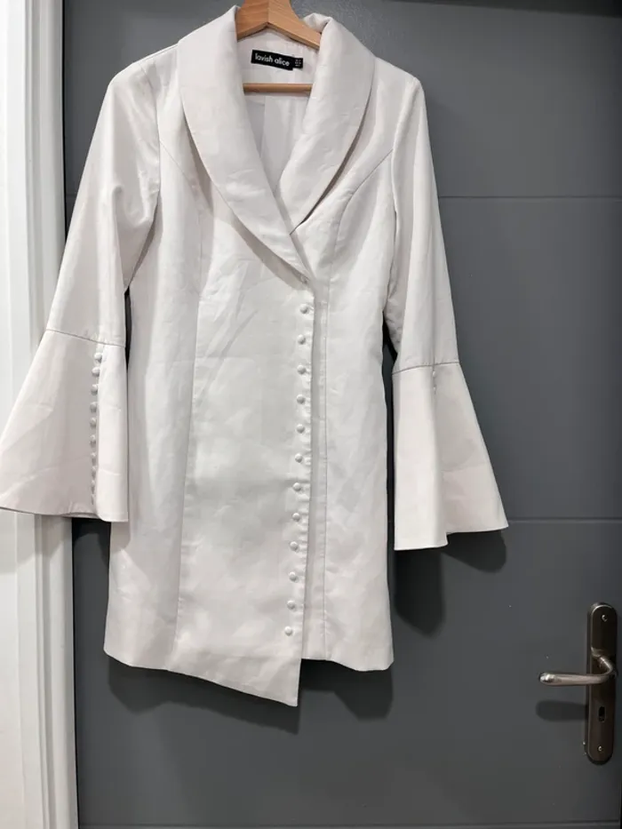 Robe blanche Lavish Alice T34 - photo numéro 2