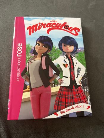 Livre bibliothèque rose miraculous tome 25