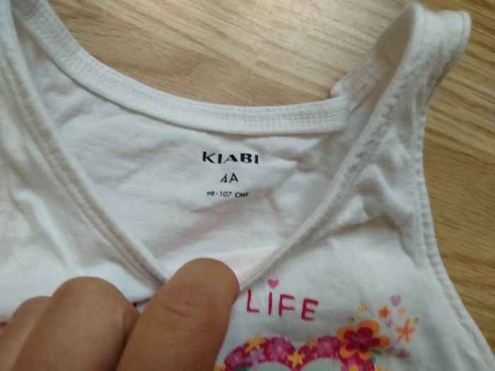 Débardeur blanc. Lunettes a paillettes. Filles. Kiabi
Taille 4 ans - photo numéro 4