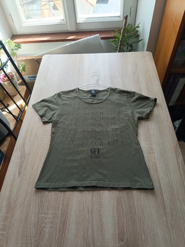 Tee shirt
