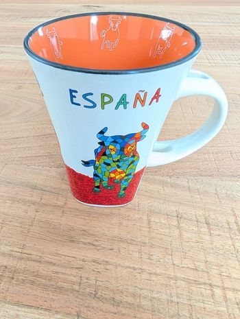 Tasse avec taureau en mosaïques