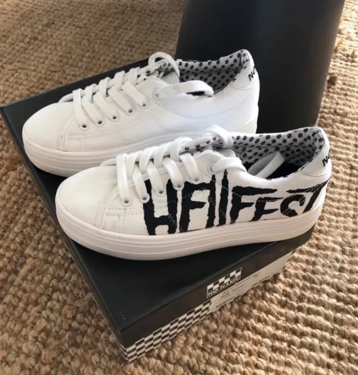 Chaussures plato sneaker No Name x Hellfest édition collector pointure 36 - photo numéro 3