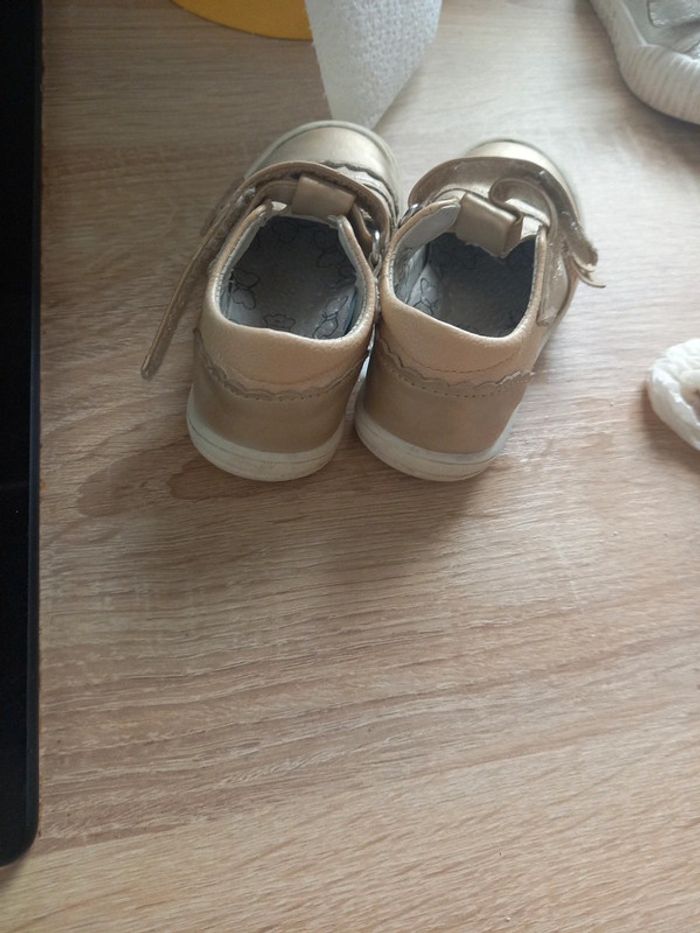 Petite chaussures salome taille 21 - photo numéro 4
