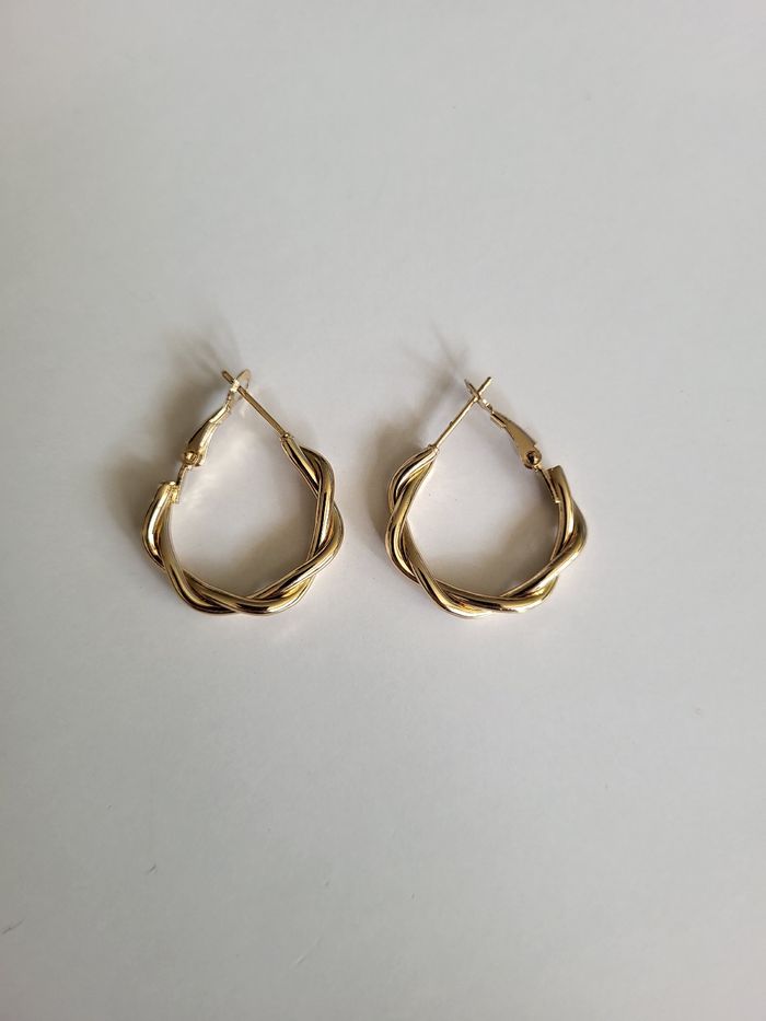 Boucles d'oreilles dorées - photo numéro 3