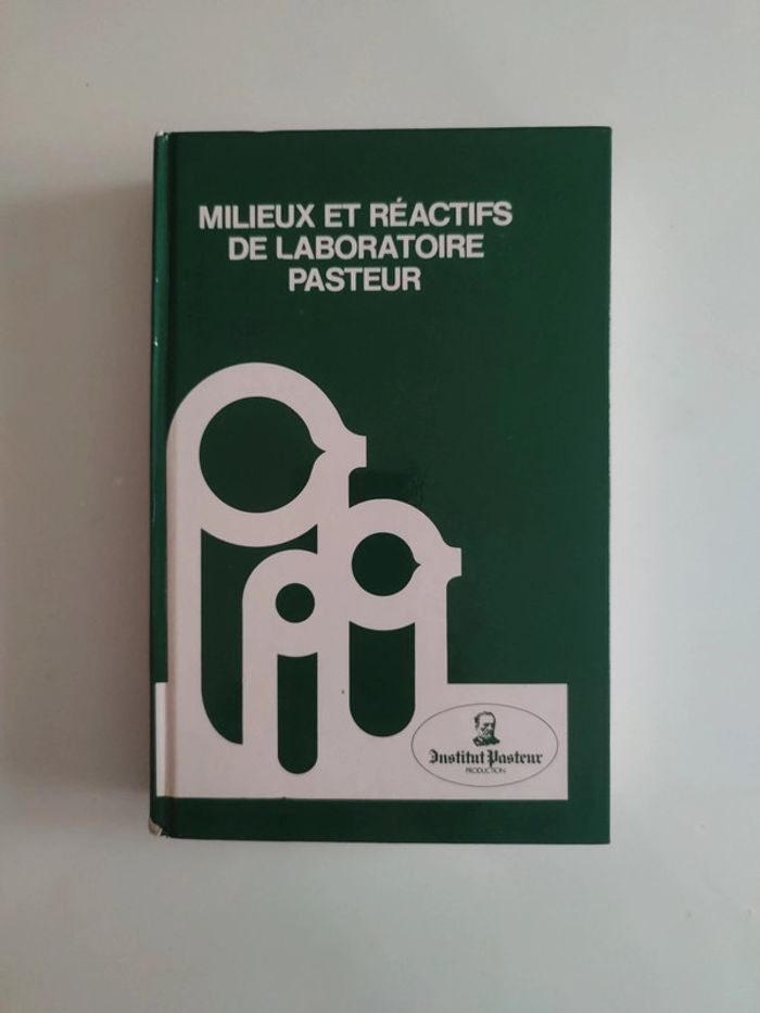 Livre de biologie