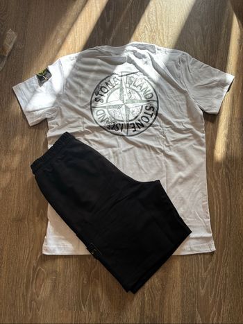 Ensemble Stone Island