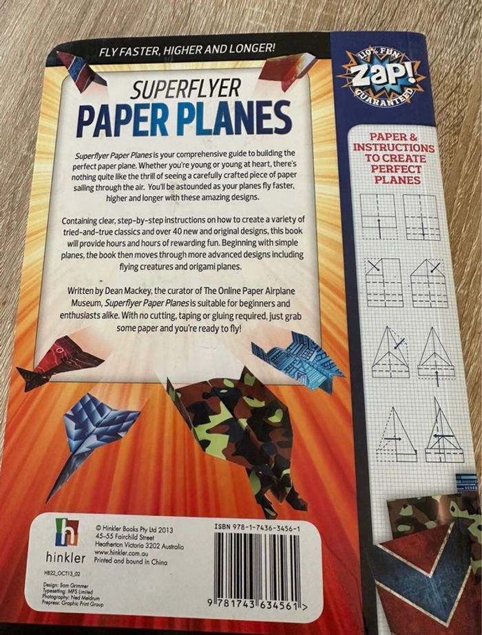 Livre en anglais Paper Planes - photo numéro 2