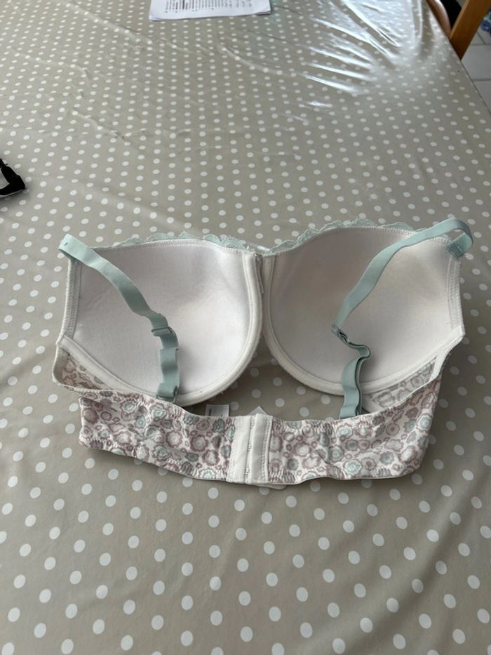 Soutien-gorge - photo numéro 2