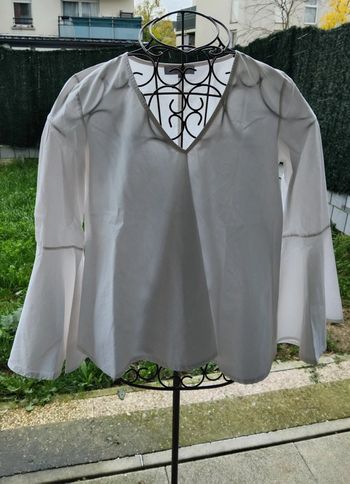 Haut manches évasées