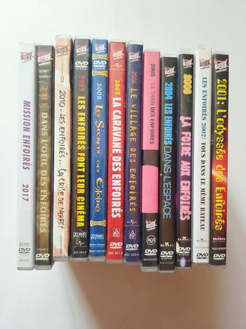 Lot de 11 DVD des Restos du Coeur 
