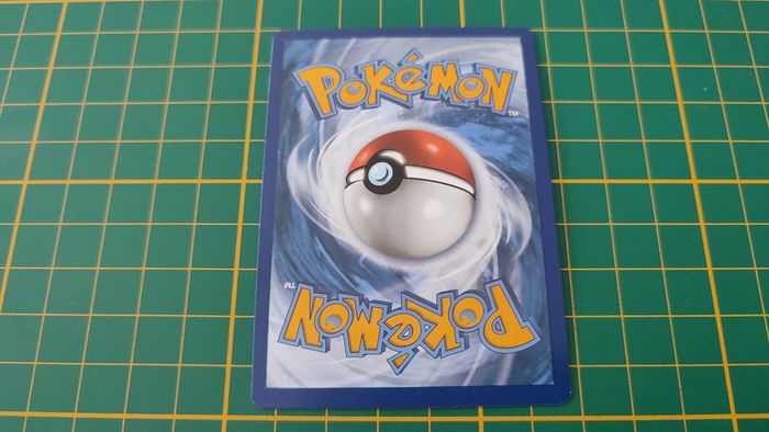 152/203 Carte Pokémon Roy peu commune reverse Epée et Bouclier EB07 Evolution Céleste #B10 - photo numéro 2