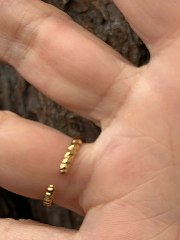 Bague réglable grande croix travaillée noeud acier inoxydable or - photo numéro 4