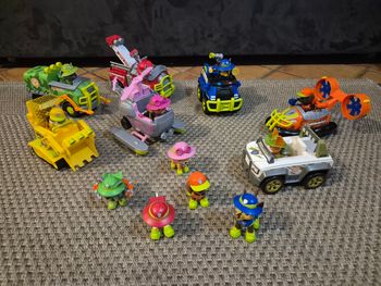 Lot de 7 véhicules pat'patrouille jungle +  12 personnages