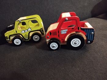 Lot de 2 voitures en bois