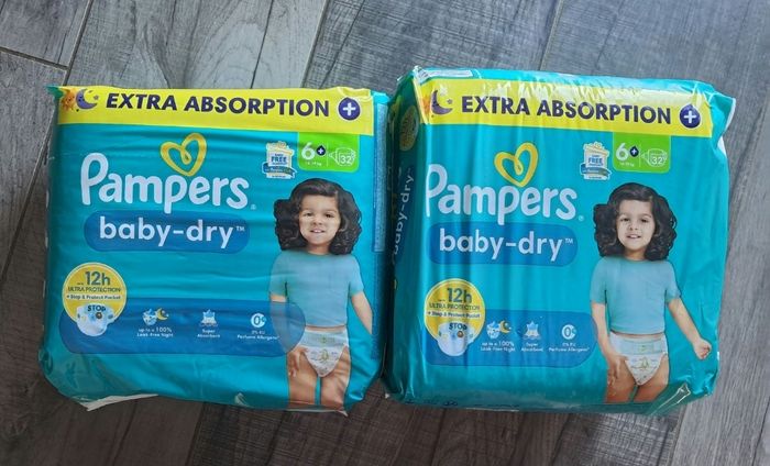 2 paquets Pampers 6+