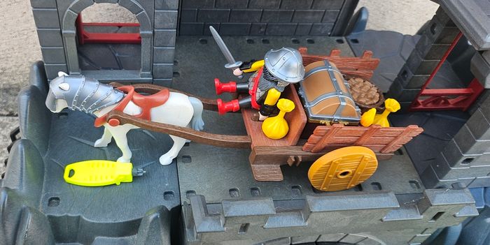 Châteaux playmobil chevalier - photo numéro 8
