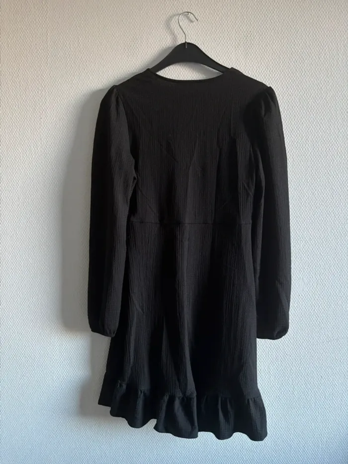 Joli robe noire manches longues - photo numéro 4